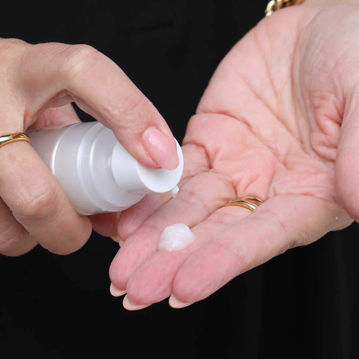 PHA-based gel texture for chemical exfoliation on sensitive skin without stinging.